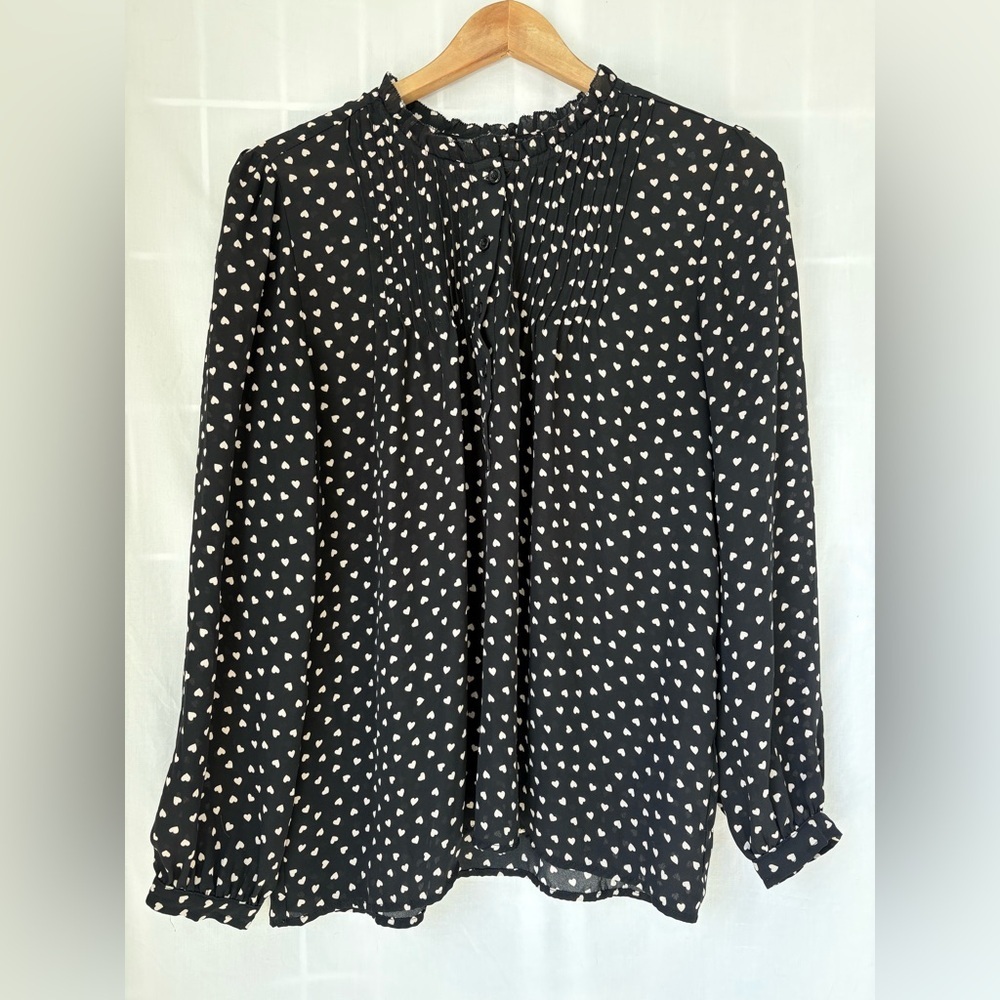 Adrianna Papell Heart Print ruffle neck long sleeve tunic shirt black nude med